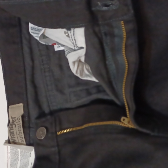 Wrangler Authentics Est. 1947 Men's Regular Fit Comfort Flex Waist Jean - Picture 7 of 14